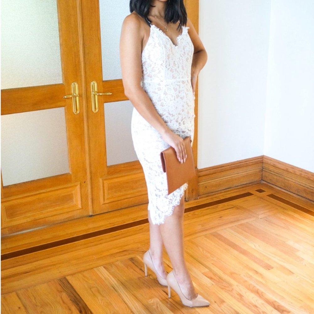 Side Slit Sleeveless Lace Dress - Picture 3 of 11